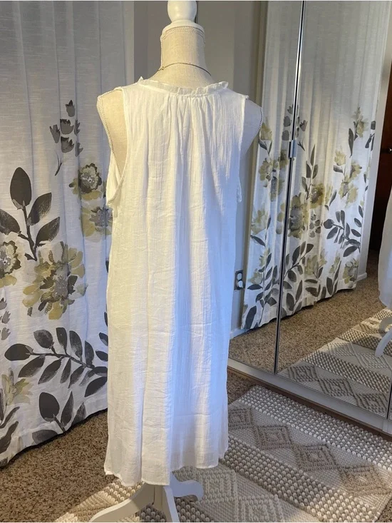 Sleeveless Ivory Midi Dress with Lace Trim - Picture 2 of 7